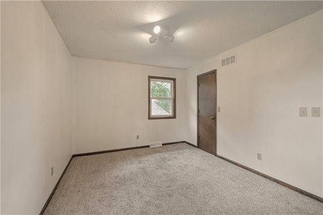 16307 Spring Valley Road, Belton, MO 64012