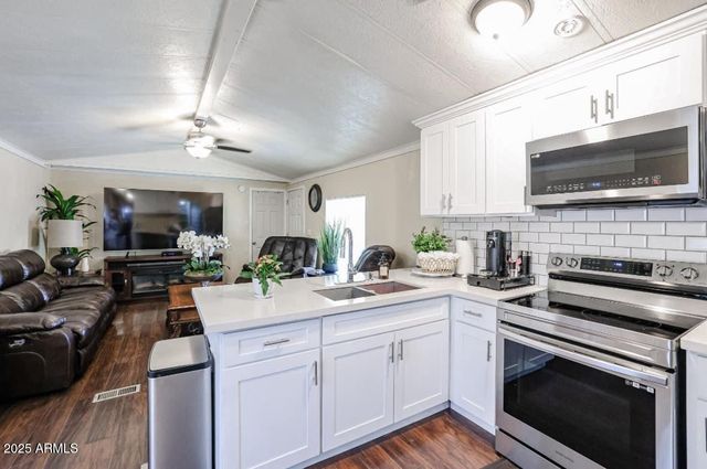 12727 W Glendale Avenue 106, Glendale, AZ 85307