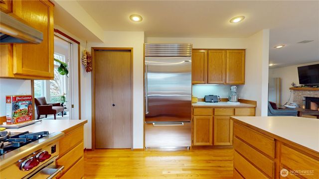 1704 Field Place NE, Renton, WA 98059