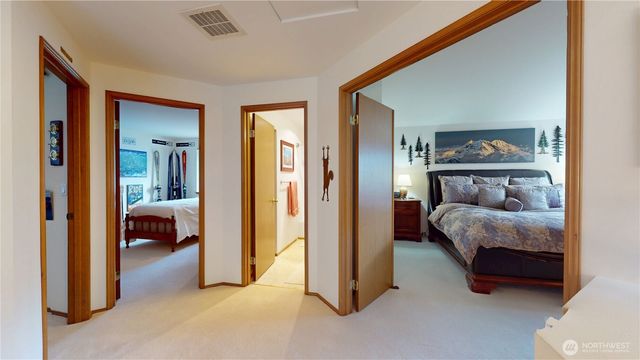 1704 Field Place NE, Renton, WA 98059