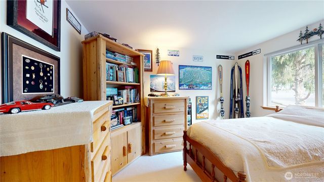 1704 Field Place NE, Renton, WA 98059