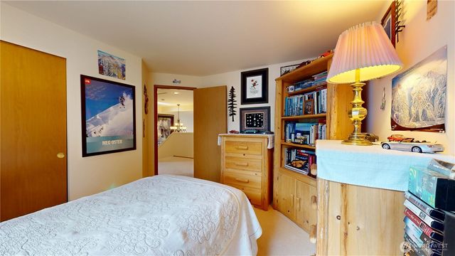 1704 Field Place NE, Renton, WA 98059