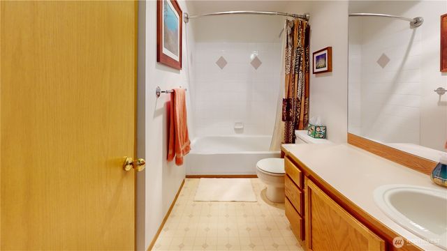 1704 Field Place NE, Renton, WA 98059