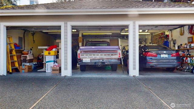 1704 Field Place NE, Renton, WA 98059