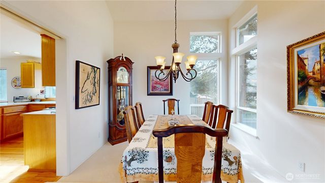 1704 Field Place NE, Renton, WA 98059