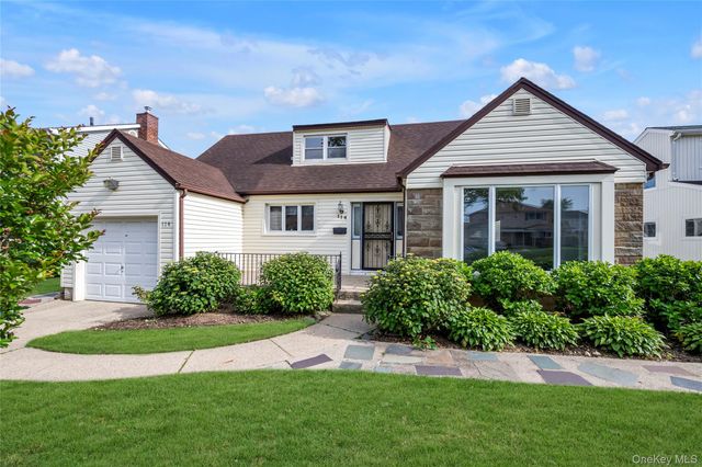 114 Patton Boulevard, New Hyde Park, NY 11040