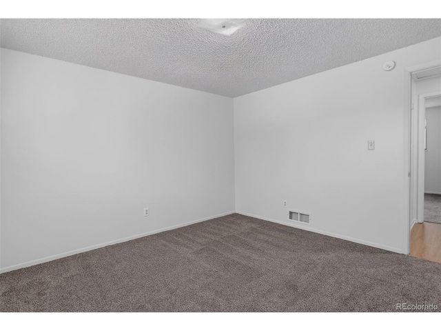 9 Birdsill Pl, Longmont, CO 80501