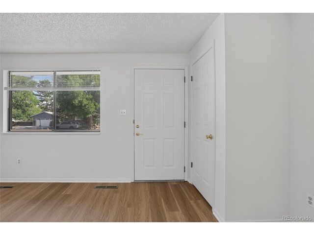9 Birdsill Pl, Longmont, CO 80501