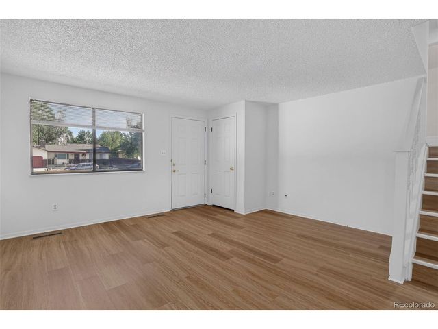 9 Birdsill Pl, Longmont, CO 80501