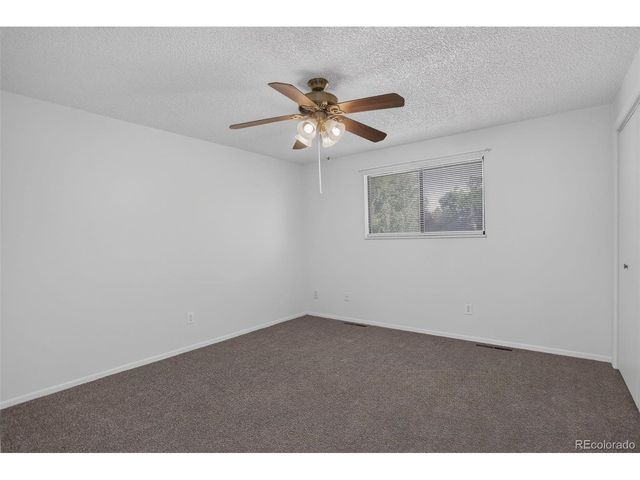 9 Birdsill Pl, Longmont, CO 80501