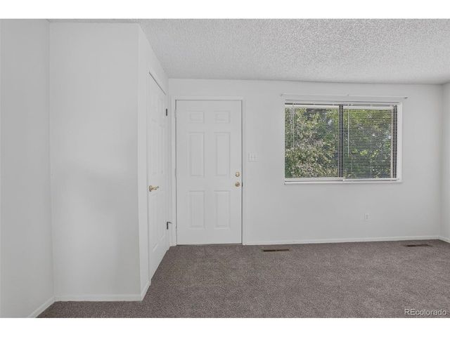 9 Birdsill Pl, Longmont, CO 80501