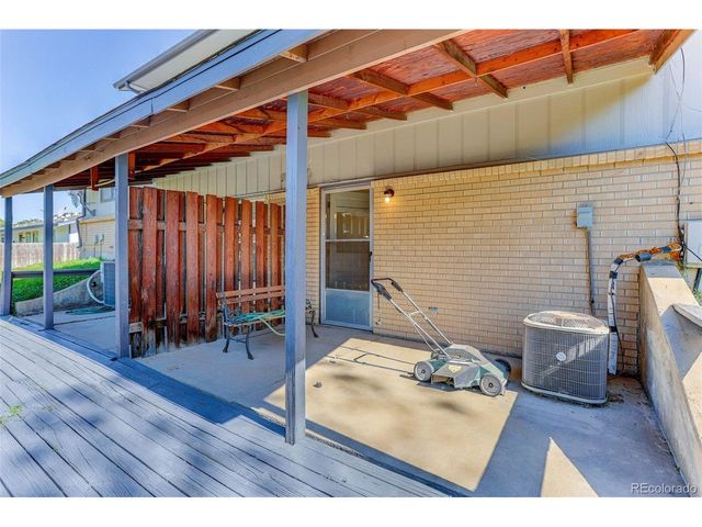 9 Birdsill Pl, Longmont, CO 80501