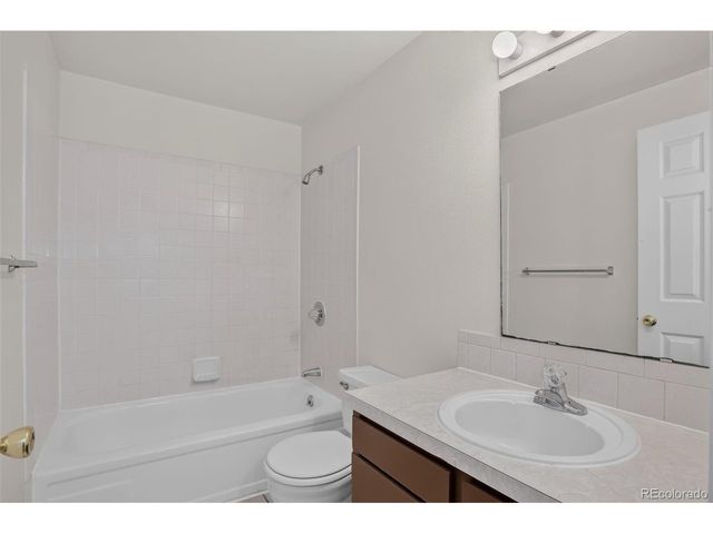 9 Birdsill Pl, Longmont, CO 80501