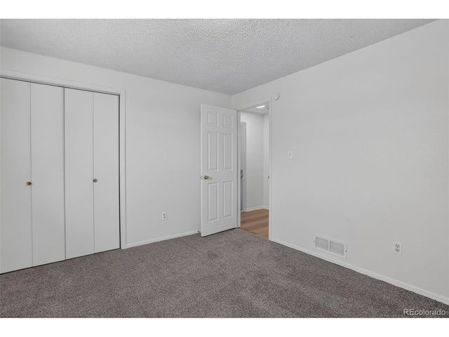 9 Birdsill Pl, Longmont, CO 80501