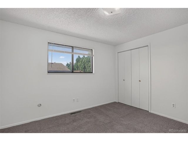 9 Birdsill Pl, Longmont, CO 80501