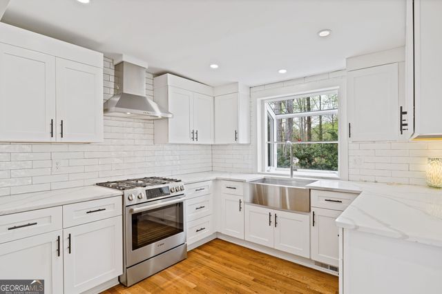 264 Devonwood Dr Drive, Sandy Springs, GA 30328