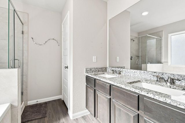 922 Luke Darrell Drive, Rosharon, TX 77583
