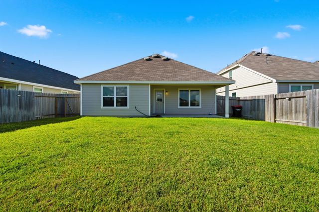 922 Luke Darrell Drive, Rosharon, TX 77583