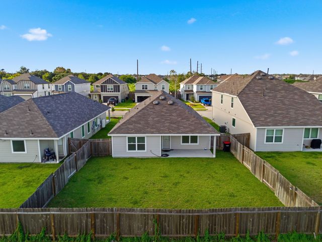 922 Luke Darrell Drive, Rosharon, TX 77583