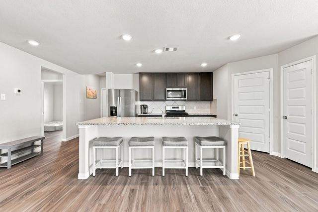 922 Luke Darrell Drive, Rosharon, TX 77583