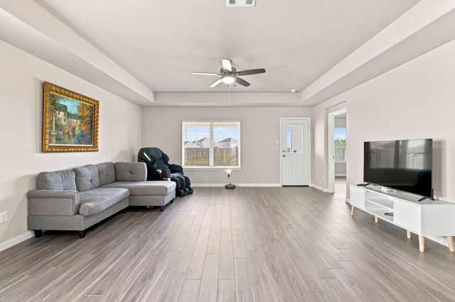 922 Luke Darrell Drive, Rosharon, TX 77583