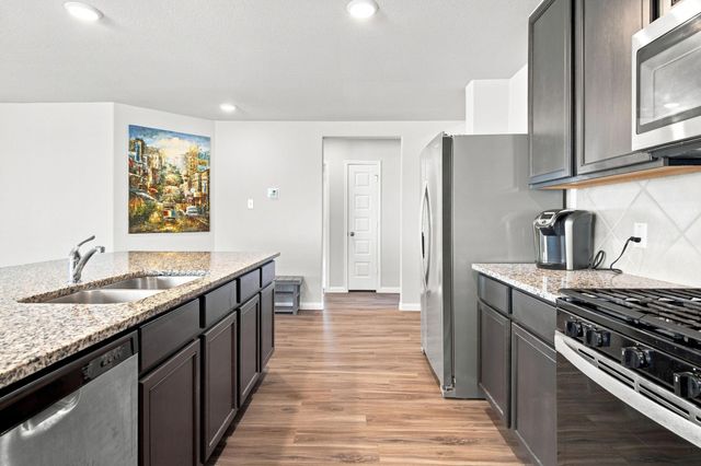 922 Luke Darrell Drive, Rosharon, TX 77583