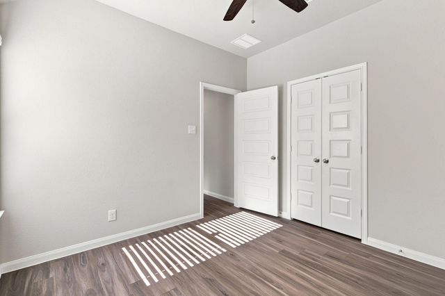 922 Luke Darrell Drive, Rosharon, TX 77583