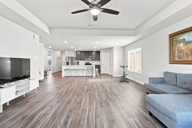 922 Luke Darrell Drive, Rosharon, TX 77583