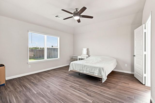 922 Luke Darrell Drive, Rosharon, TX 77583