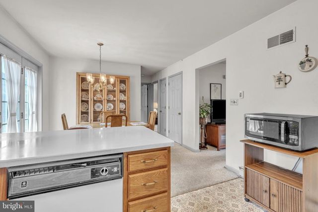 102 HAMPDEN DR, Mountville, PA 17554