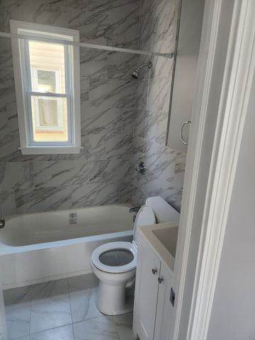 104 Concord St 1, Lowell, MA 01852