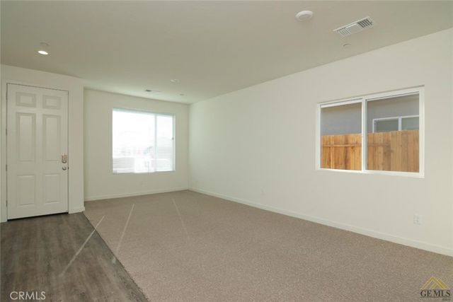 802 Kidlington Court, Bakersfield, CA 93307