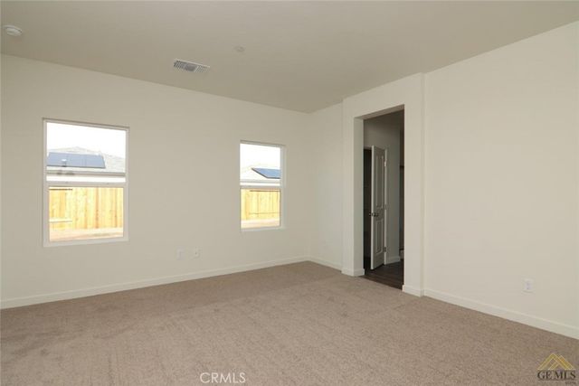 802 Kidlington Court, Bakersfield, CA 93307