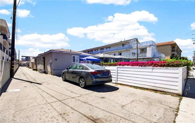 13717 Yukon Avenue 2, Hawthorne, CA 90250