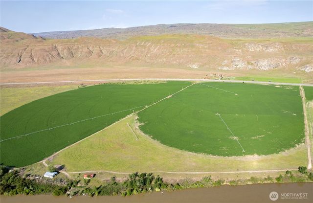 27061 Highway 97, Okanogan, WA 98840