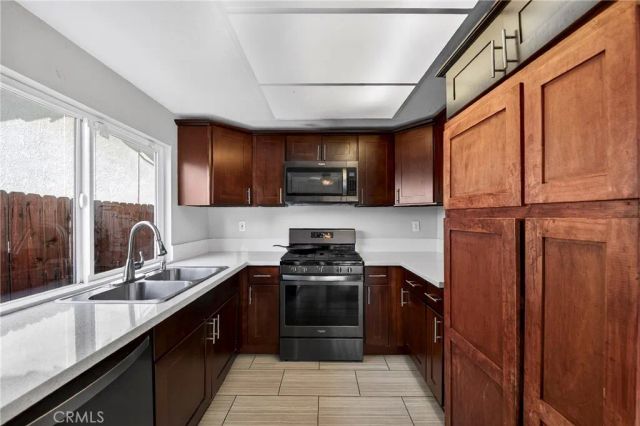 17079 Lurelane, Fontana, CA 92336