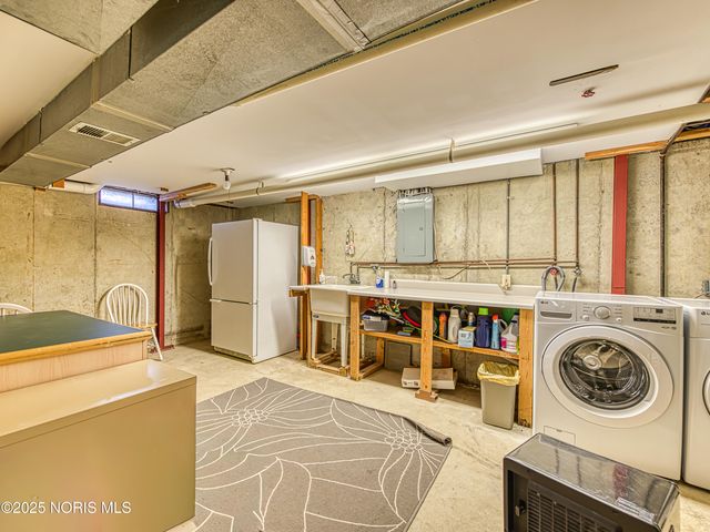 251 Mallard Road, Perrysburg, OH 43551