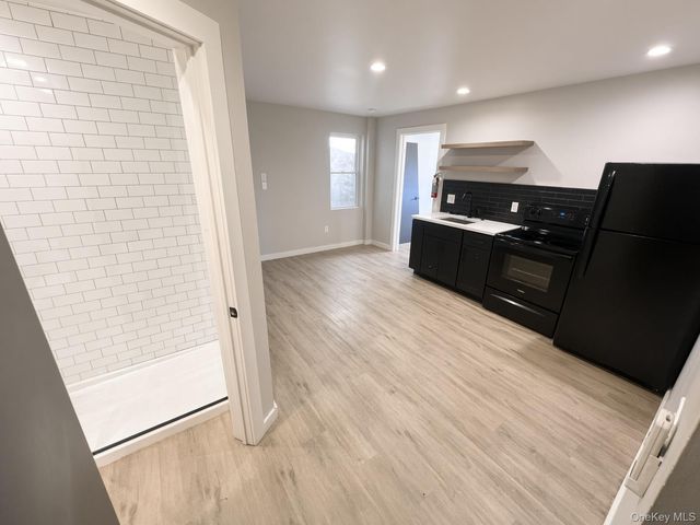 27 Academy Street 1, Poughkeepsie, NY 12601