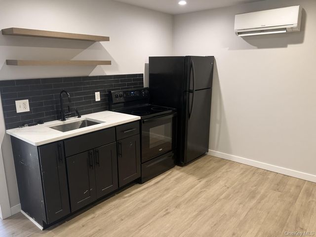 27 Academy Street 1, Poughkeepsie, NY 12601