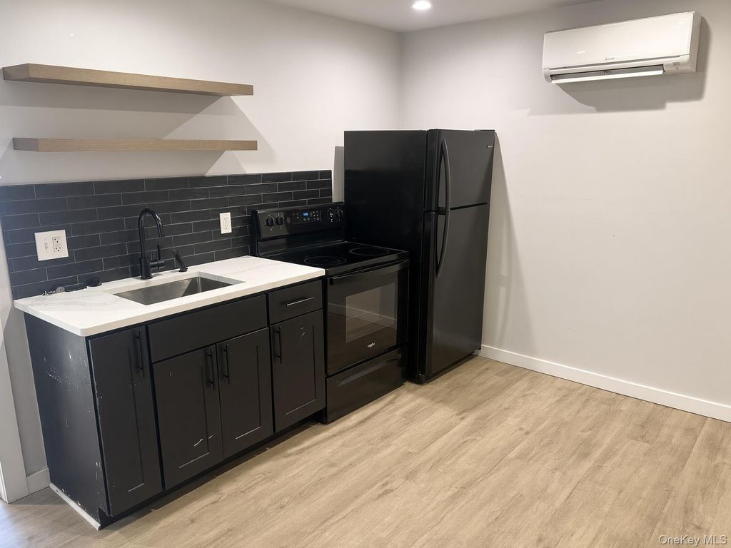27 Academy Street 1, Poughkeepsie, NY 12601