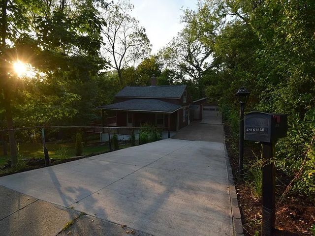 420 N High Street, Galena, IL 61036