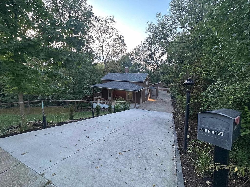 420 N High Street, Galena, IL 61036