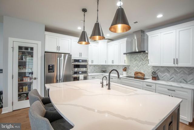 4853 INDIGO DR, Doylestown, PA 18902