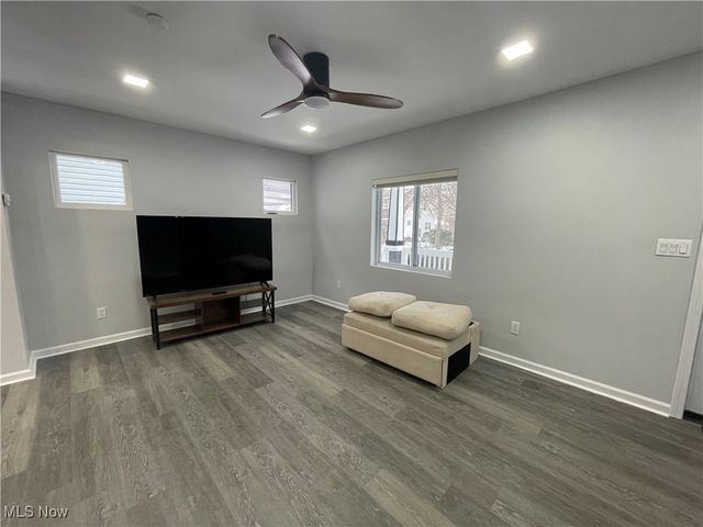 1816 Treadway Avenue, Cleveland, OH 44109