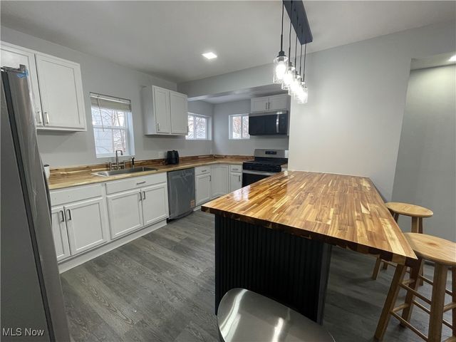 1816 Treadway Avenue, Cleveland, OH 44109