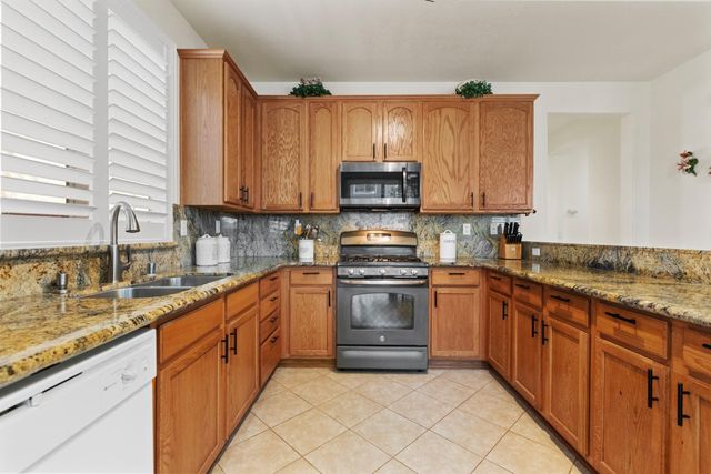 330 Sun Shower Cir, Sacramento, CA 95823