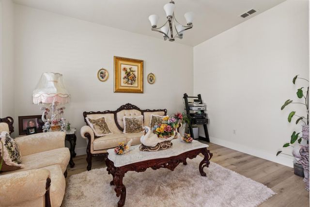 330 Sun Shower Cir, Sacramento, CA 95823