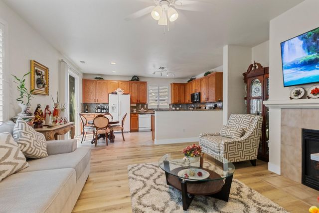 330 Sun Shower Cir, Sacramento, CA 95823
