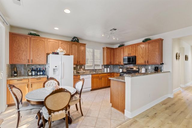 330 Sun Shower Cir, Sacramento, CA 95823