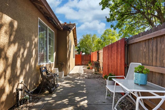 330 Sun Shower Cir, Sacramento, CA 95823